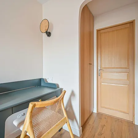 Modern Apartment- 2br-4p- شقة *