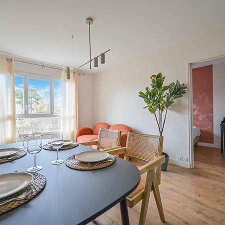 Modern Apartment- 2br-4p- شقة بانيوليه