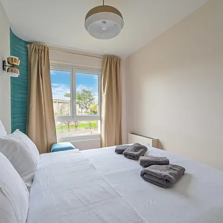 Modern Apartment- 2br-4p-